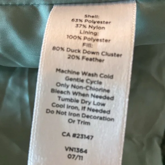 Talbots Ladies Puffer Vest with Duck Down and Feather Fill Size L Petite - Picture 10 of 11